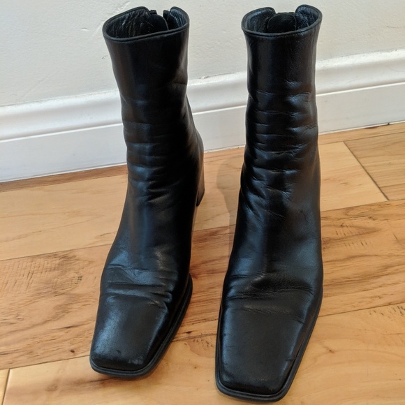 Stuart Weitzman Black Block Heel Chunky Chelsea Boot - Picture 8 of 8